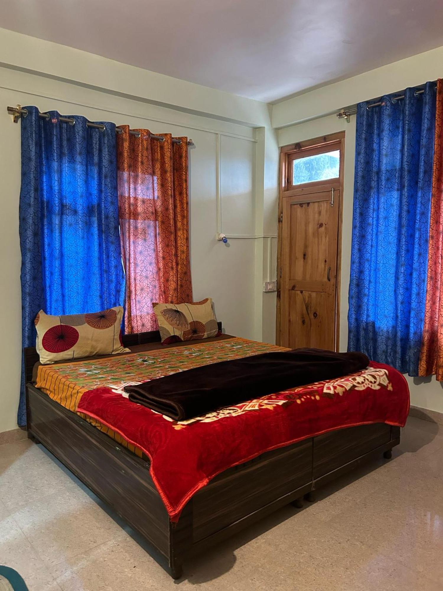 New Brahma Cafe Guest House Kalgha 외부 사진
