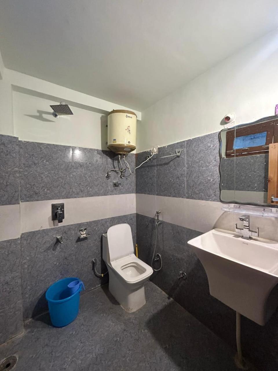 New Brahma Cafe Guest House Kalgha 외부 사진