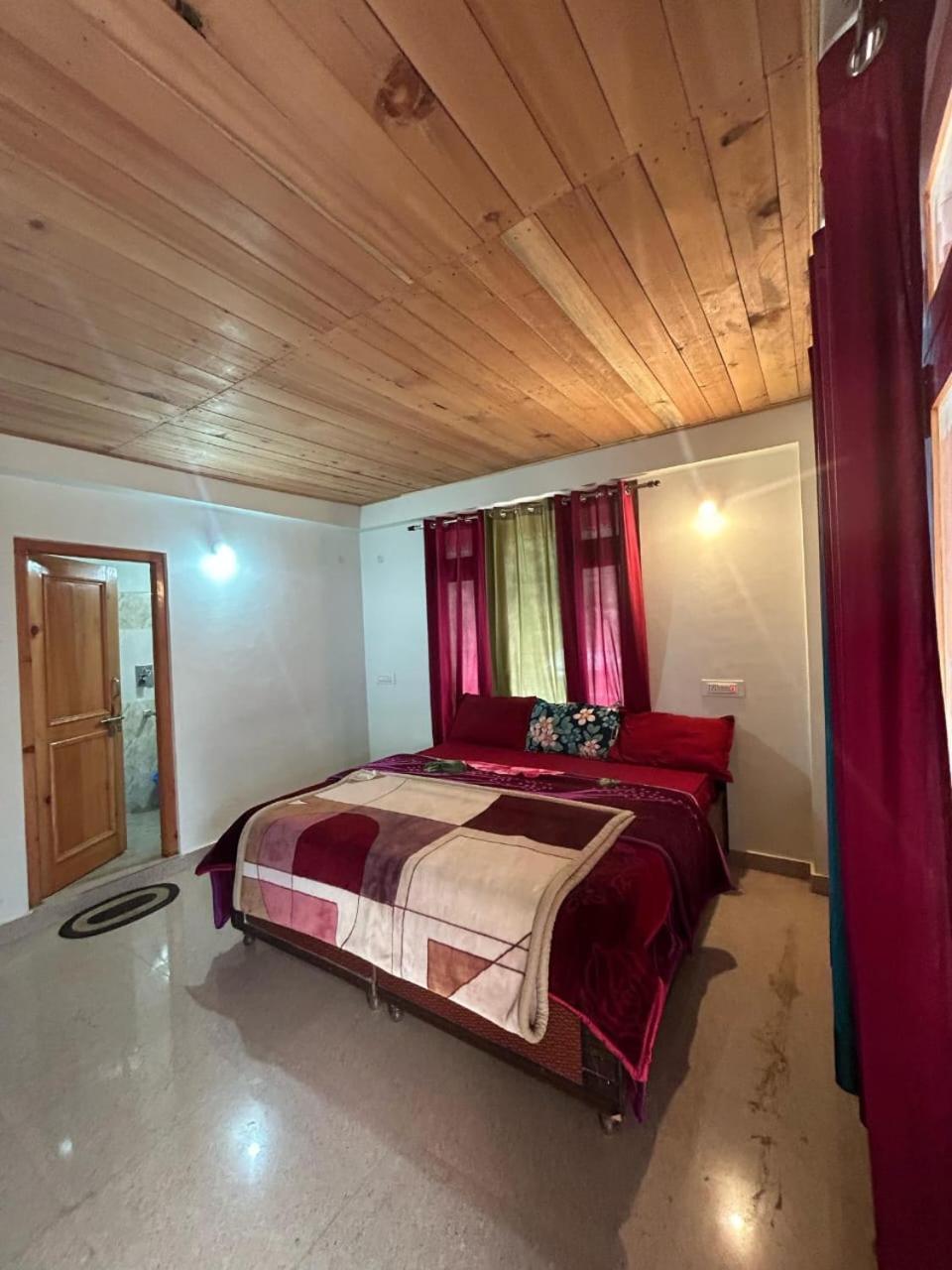 New Brahma Cafe Guest House Kalgha 외부 사진
