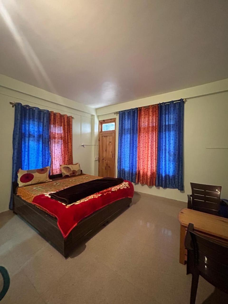 New Brahma Cafe Guest House Kalgha 외부 사진