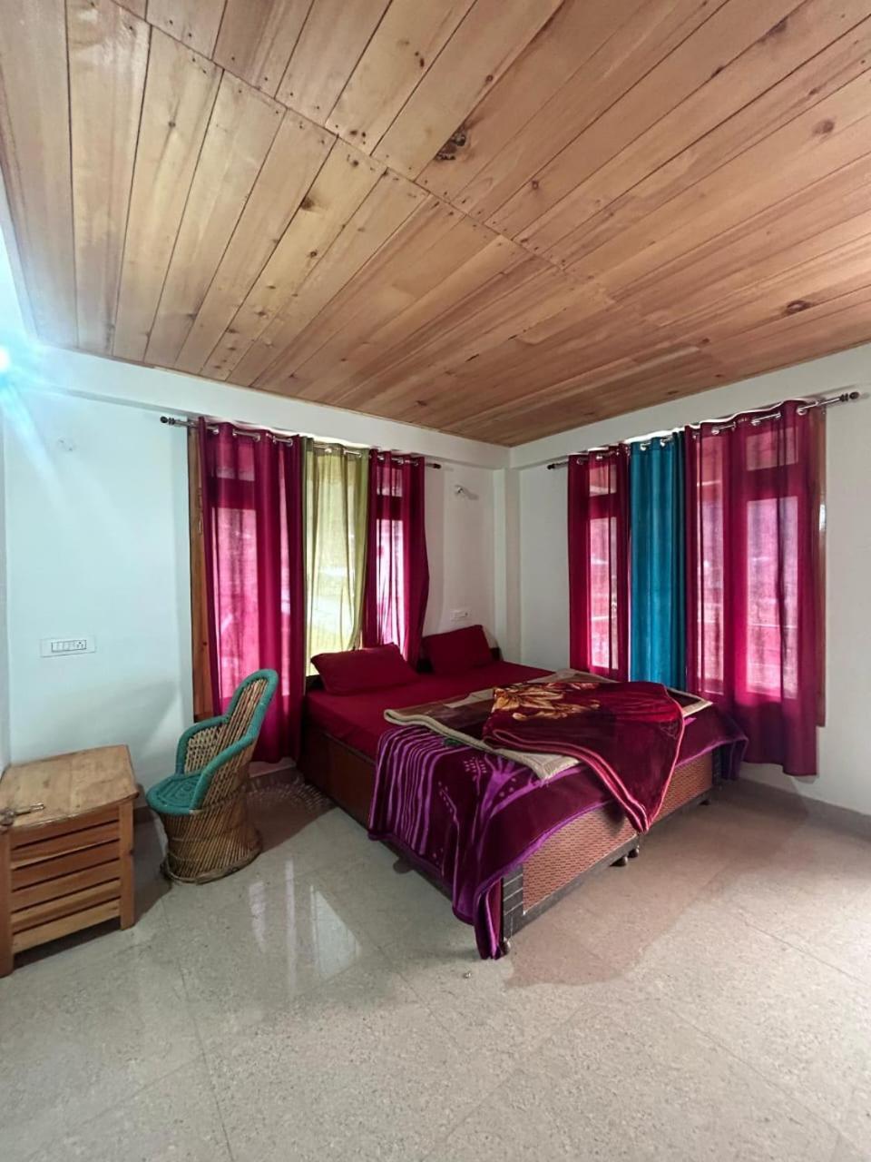 New Brahma Cafe Guest House Kalgha 외부 사진